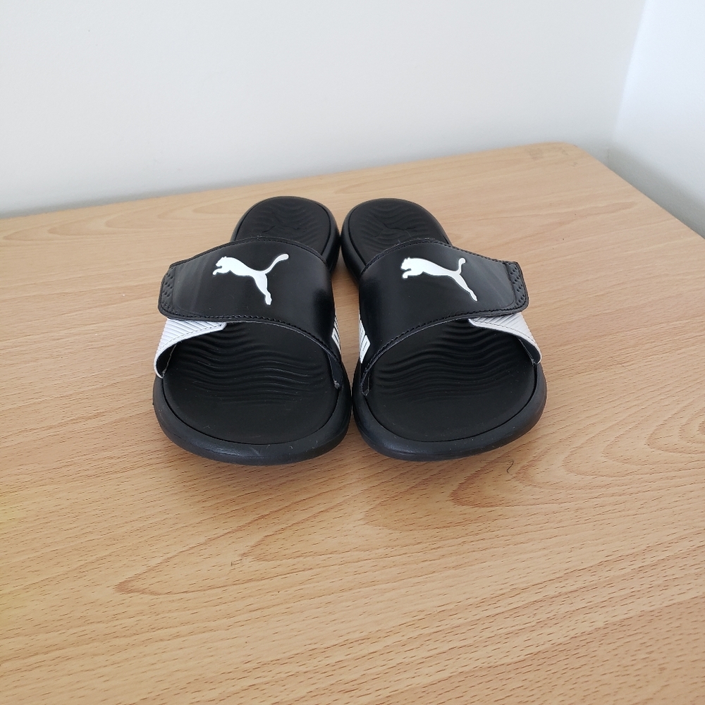 PUMA Black Slide Sandal Woman's size 8.